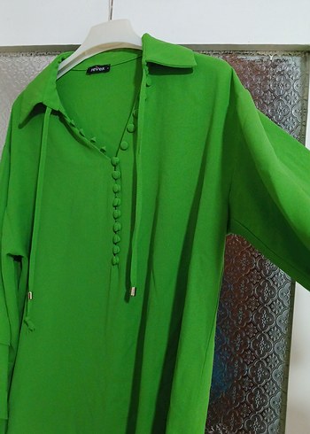 Düğmeli Yeşil Uzun Kollu Bol Kadın Gömlek - Görsel 3