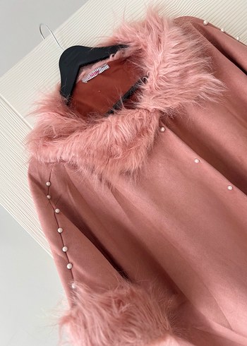 Pembe Uzun Peluş Detaylı Kadın Kaban - Görsel 2