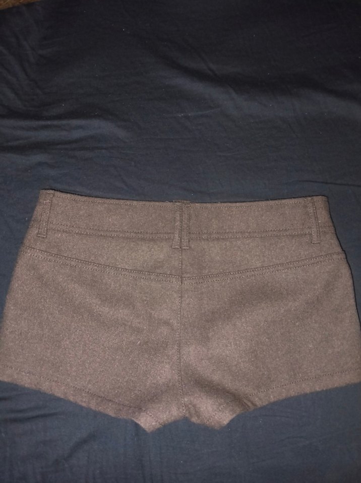 Düğmeli Kahverengi Mini şort - Görsel 4