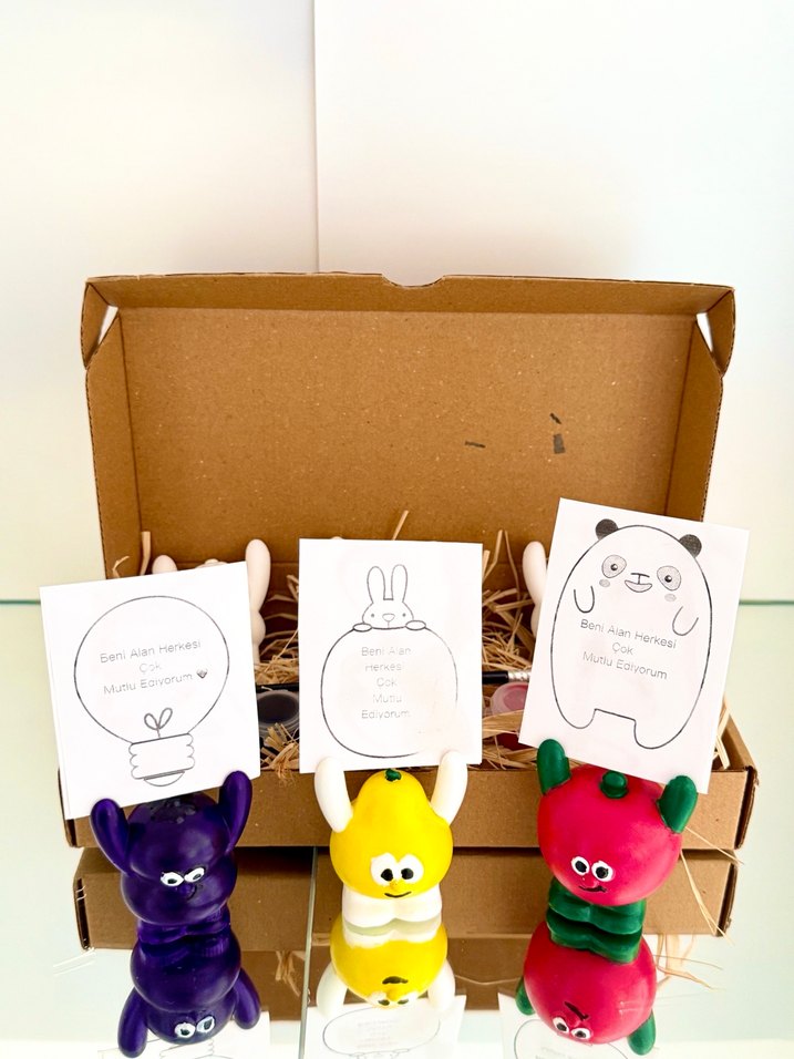 Beyaz Boyanabilir Kartlık 3 Figür ve Boya Seti - Görsel 2