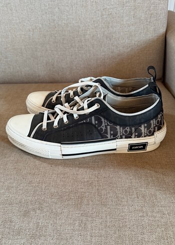 Dior B23