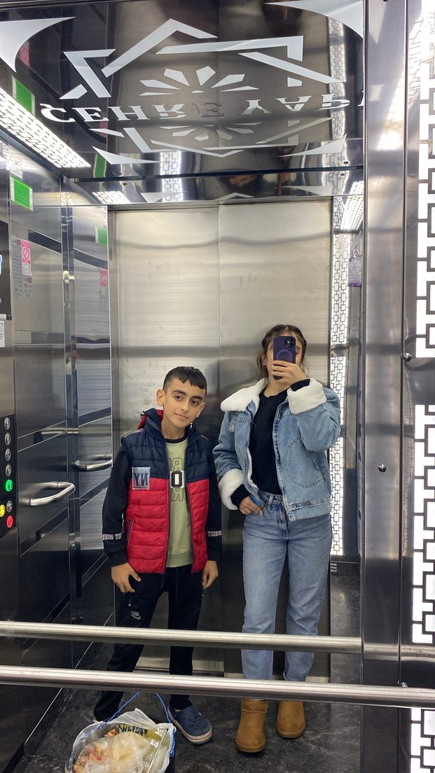 Kürklü Beyaz Yaka Detaylı Denim Ceket - Görsel 2