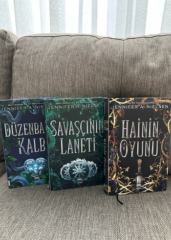 Jennifer A. Nielsen Üçlü Kitap Seti