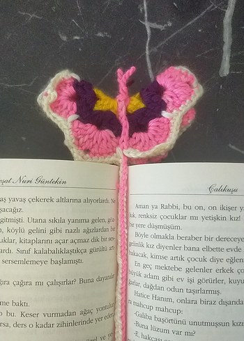 Pembe Çiçekli Kitap Ayracı