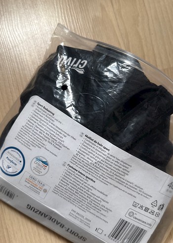 Crivit Siyah Mini Desenli Mayo - Görsel 2