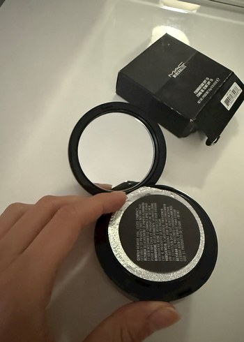 MAC Mineralize Fondöten SPF 15 Siyah - Görsel 6