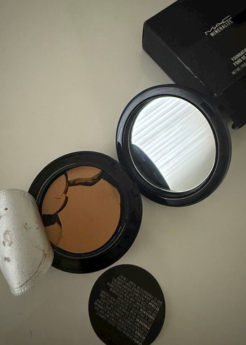 MAC Mineralize Fondöten SPF 15 Siyah - Görsel 7