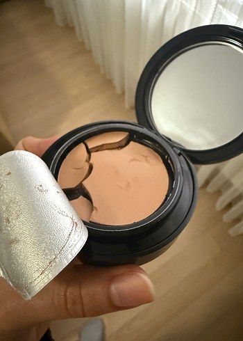 MAC Mineralize Fondöten SPF 15 Siyah - Görsel 8