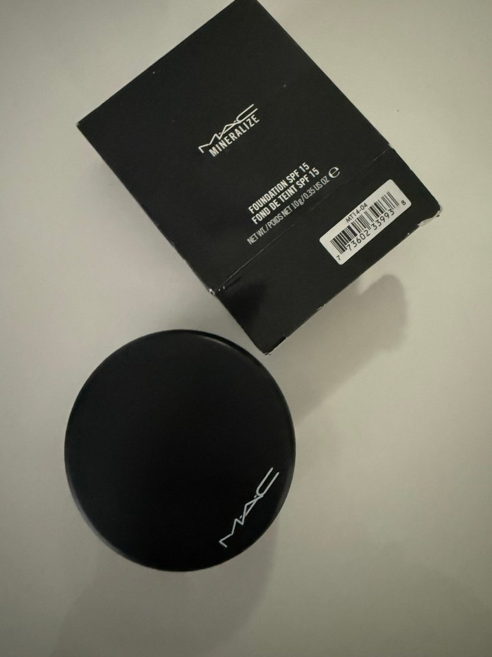 MAC Mineralize Fondöten SPF 15 Siyah - Görsel 3