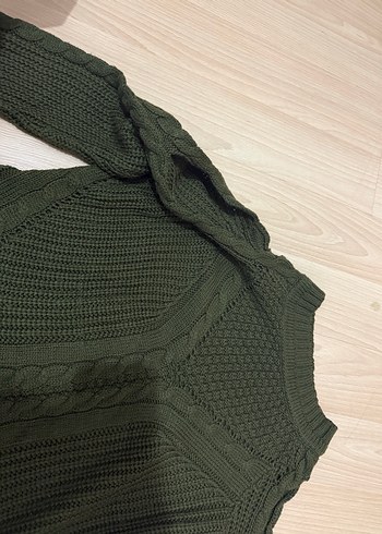 Yeşil omuz detaylı Kadın Triko Kazak - Görsel 2