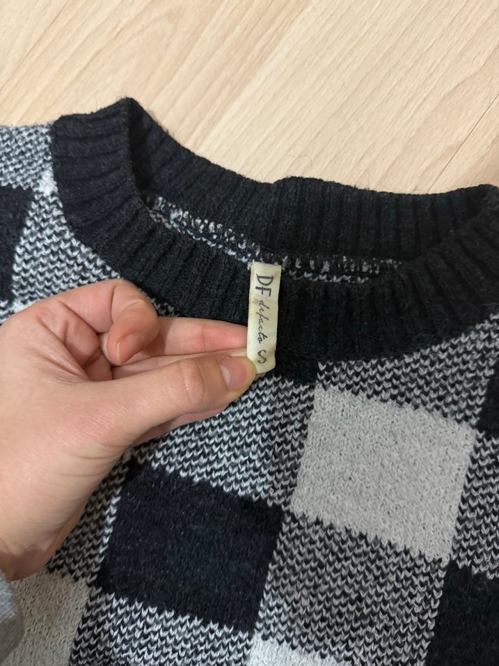 Siyah Ekose Desenli Kadın Triko Kazak - Görsel 2