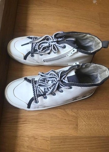 35 Beden Beyaz gri cocuk bot Zara