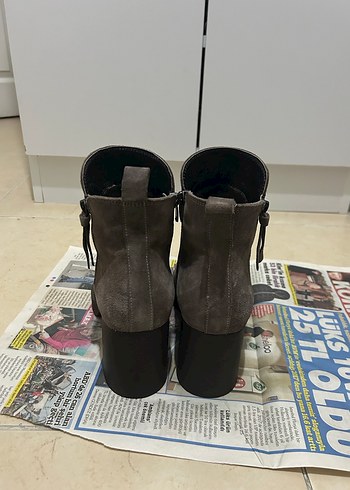 Tergan Hakiki Süet Deri Topuklu Kadın Bot - Görsel 3