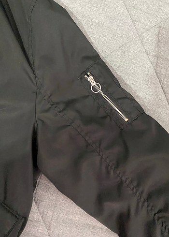 Pull and Bear Fermuarlı Siyah Kadın Streetwear Ceket