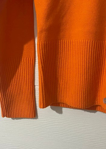 Turuncu Düğmeli V Yaka Kadın Hırka - Görsel 4