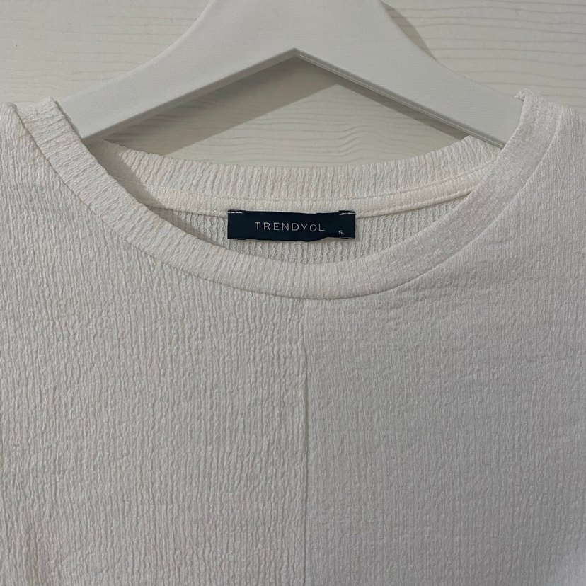 Beyaz Pilili Kısa Kollu Keten Tişört - Görsel 3