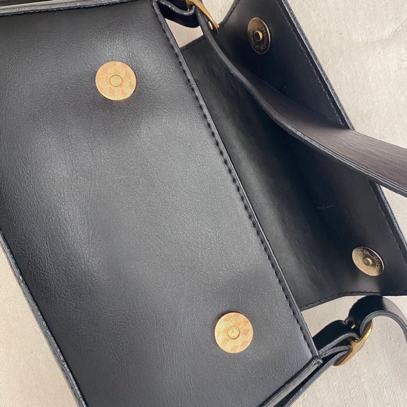 Siyah Deri Kadın Omuz Çantası - Görsel 3