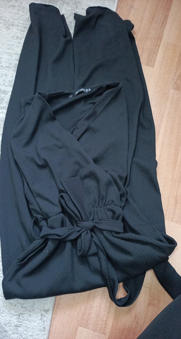 Siyah V Yakalı Kemerli Kadın Tulum - Görsel 2