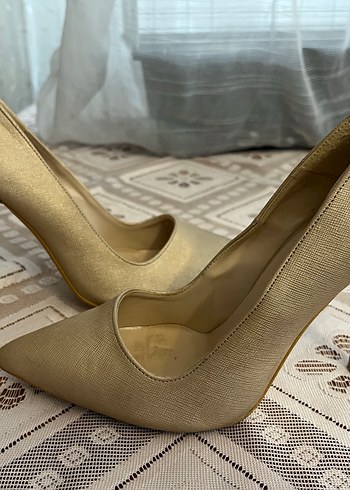 37 Beden altın Renk Altın Rengi Parlak Yılan Desenli Stiletto