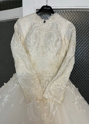Uzun Kollu Vintage Prenses Tesettür Gelinlik