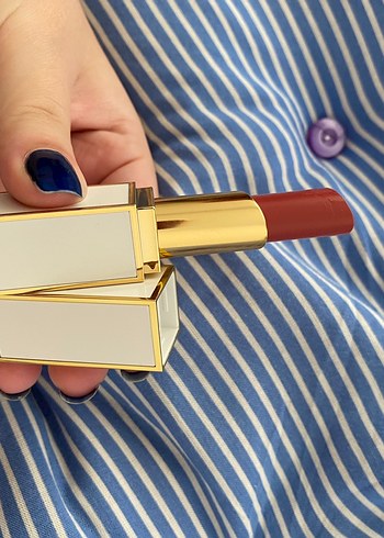 Beden Tom Ford Ultra Shine Lip Color 03 Nubile