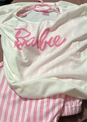 Pembe Barbie Baskılı pijama takımı