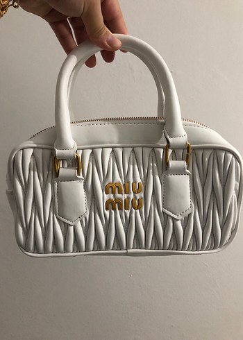 Beyaz Deri Miu Miu Kadın Çanta