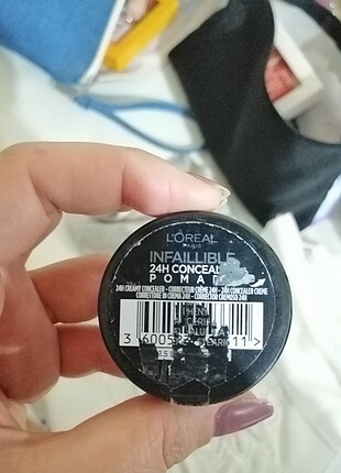  Beden Loreal paris infaillible pomade kapatıcı