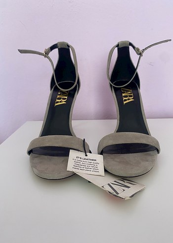 Gri Süet Stiletto Topuklu Kadın Sandalet