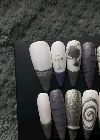 Sisli kehanet takma tırnak tasarımı - Görsel 3