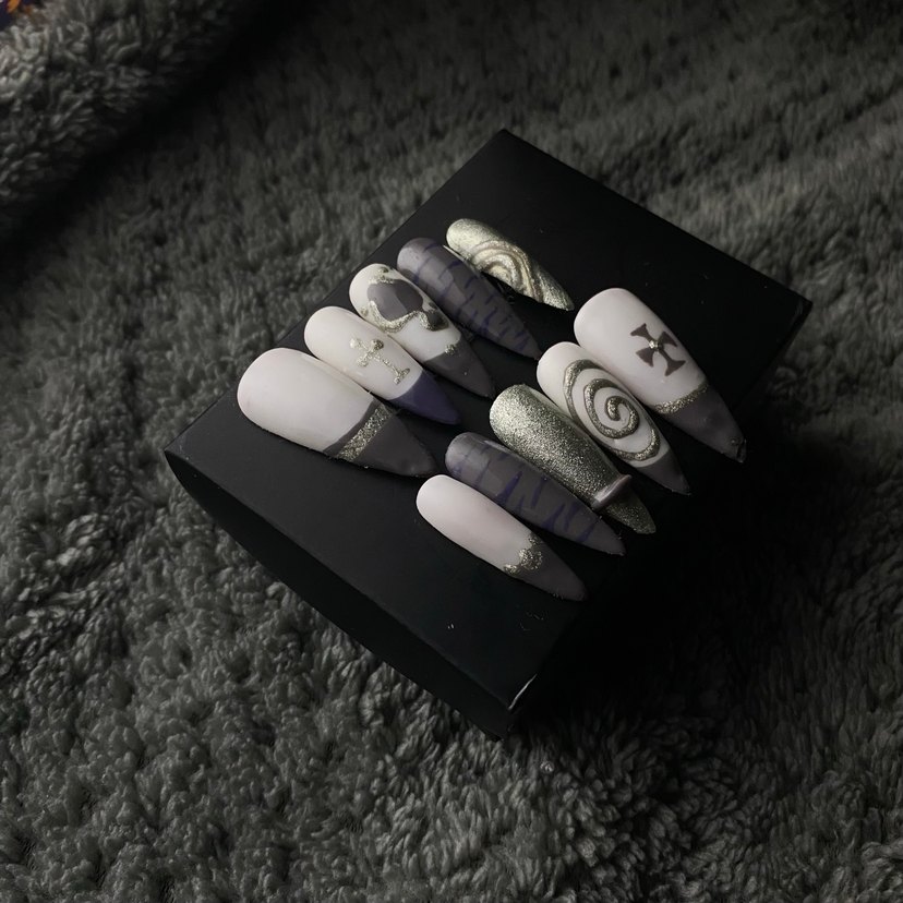 Sisli kehanet takma tırnak tasarımı - Görsel 4