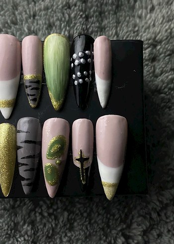 Eklektik karmaşa takma tırnak tasarımı - Görsel 3