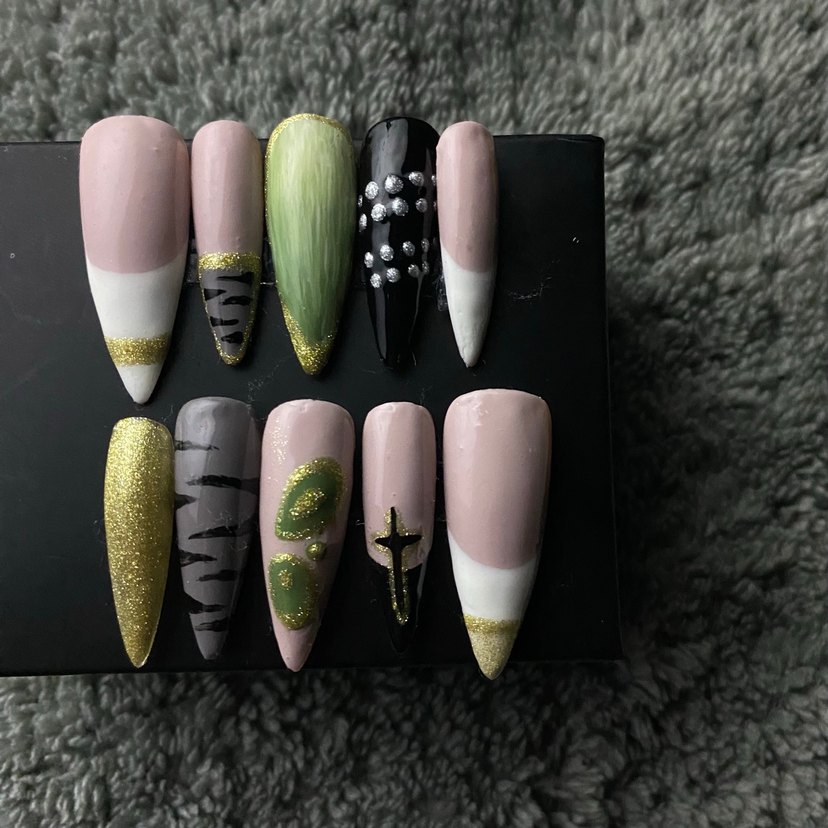 Eklektik karmaşa takma tırnak tasarımı - Görsel 3
