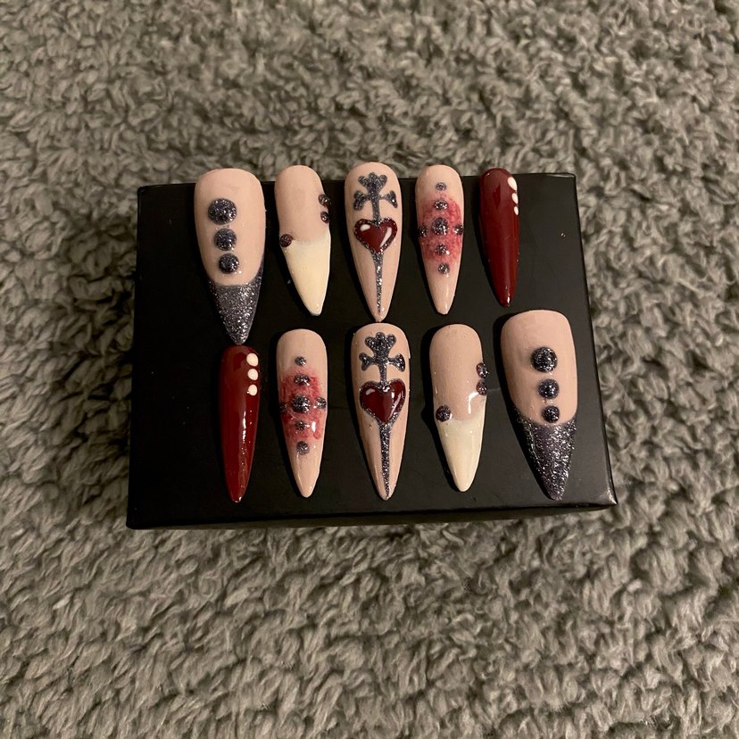 Bordo ve Siyah Desenli Takma Tırnak Seti - Görsel 2