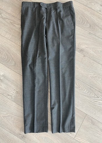 Gri Düğmeli Erkek Takım Elbise - Görsel 8