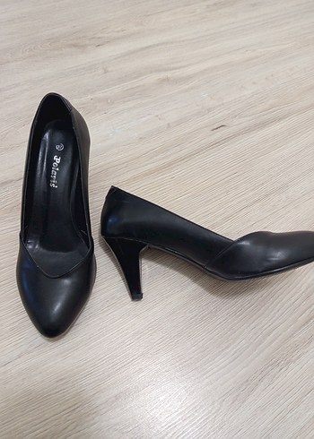 37 Beden Kadın Siyah Stiletto Ofis Ayakkabısı