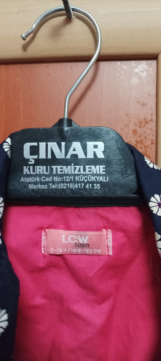 Düğmeli Çiçek Desenli Kız Elbisesi - Görsel 2