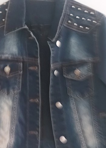 Zara Kısa Kesim Düğmeli Kadın Kot Ceket