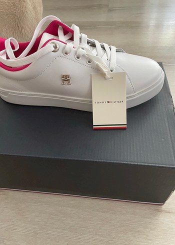 Tommy Hilfiger Beyaz Tommy Hilfiger
