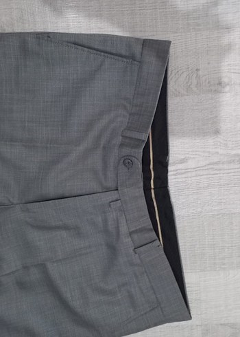 Gri Kemerli Erkek Ofis Pantolonu - Görsel 3