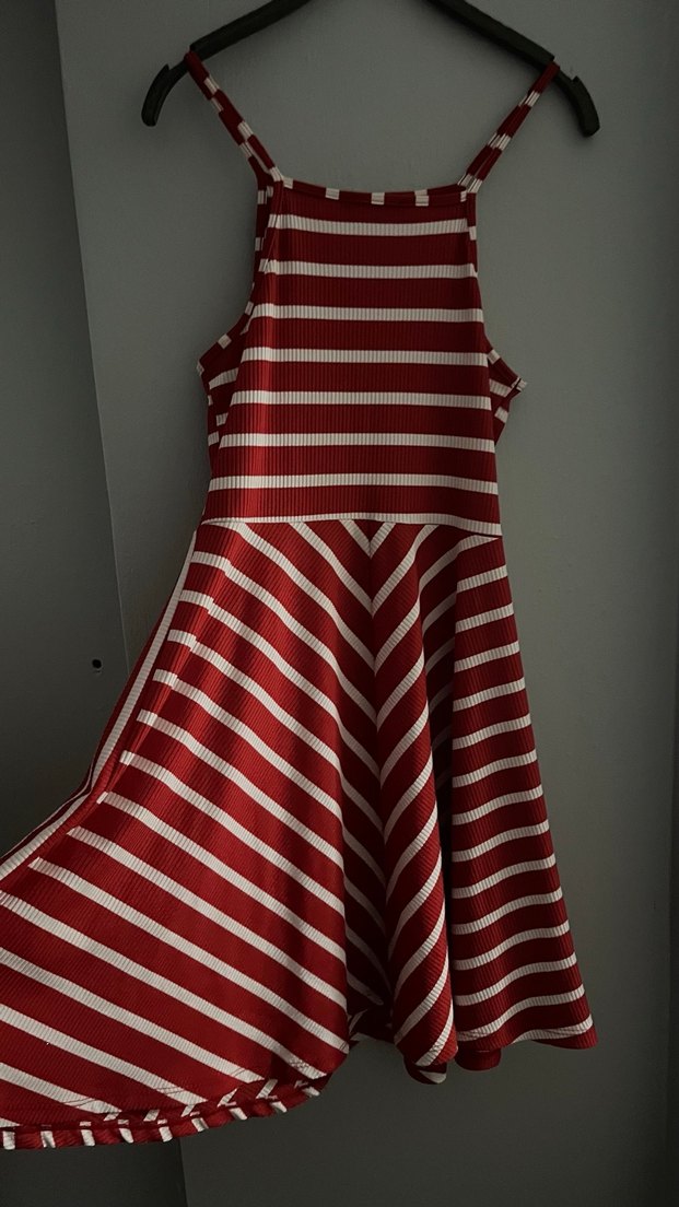 Kırmızı Çizgili Pilili Midi Elbise - Görsel 2