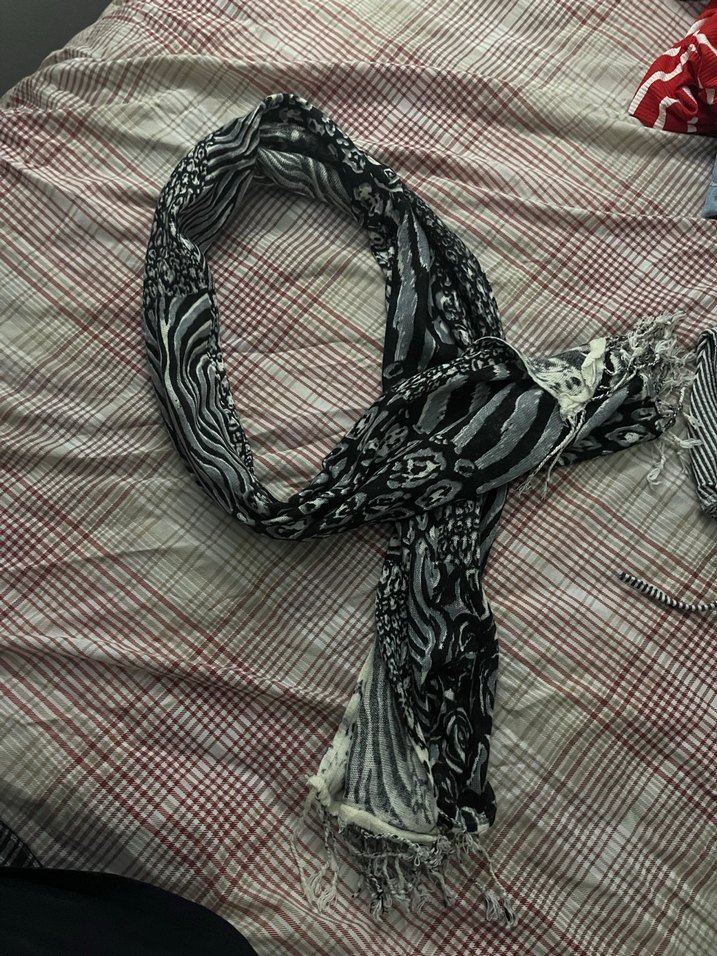 Gri Desenli Fırfırlı Bohem Kadın Fuları - Görsel 3