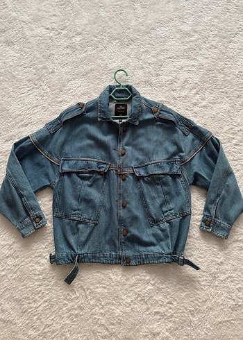 Kemer Detaylı Salaş Mavi Denim Ceket