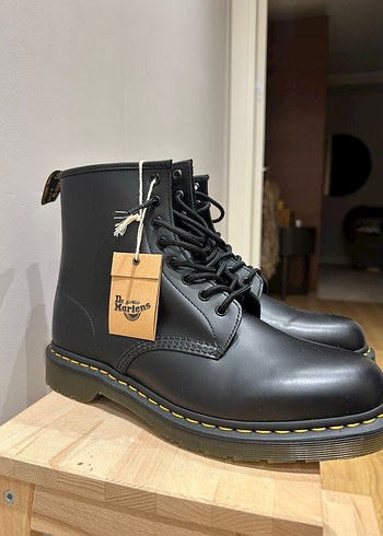 Dr. Martens 45