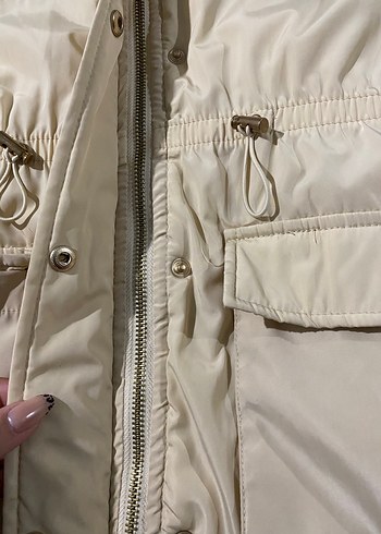 Bej Kapüşonlu Kadın Mont - Görsel 2