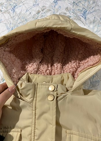 Bej Kapüşonlu Kadın Mont - Görsel 4