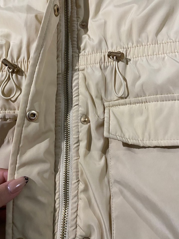 Bej Kapüşonlu Kadın Mont - Görsel 2