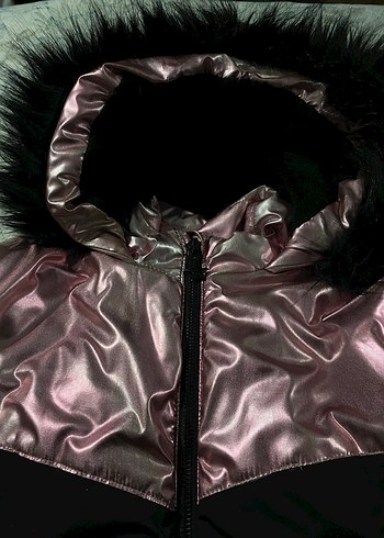 Kürklü Kapüşonlu Uzun Siyah-Pembe Kaban - Görsel 4