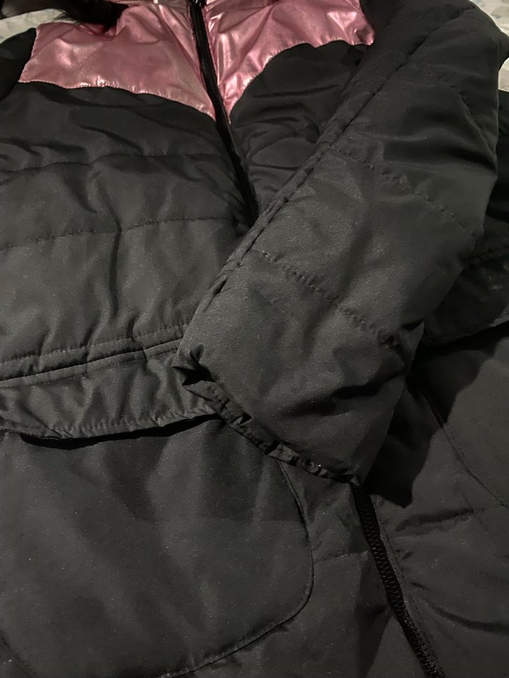 Kürklü Kapüşonlu Uzun Siyah-Pembe Kaban - Görsel 3