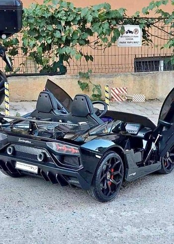Siyah Çift Kişilik Elektrikli Spor Araba